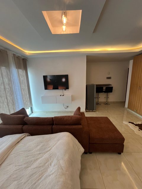 Studio — Cocody Angré — Situé à Angré Chateau, carrefour cabri · COCODY · ABIDJAN