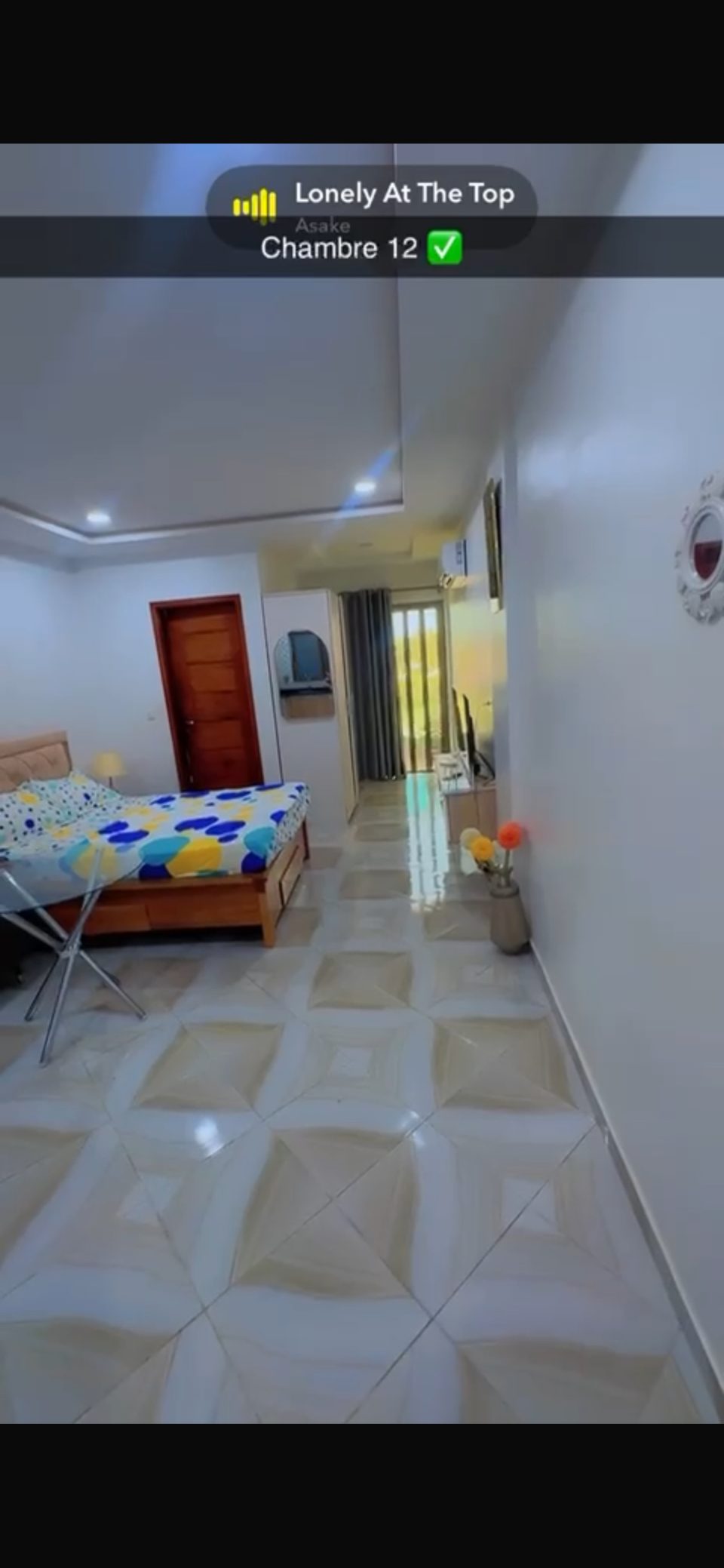 Studio — Grand Bassam — Conteneur Orange